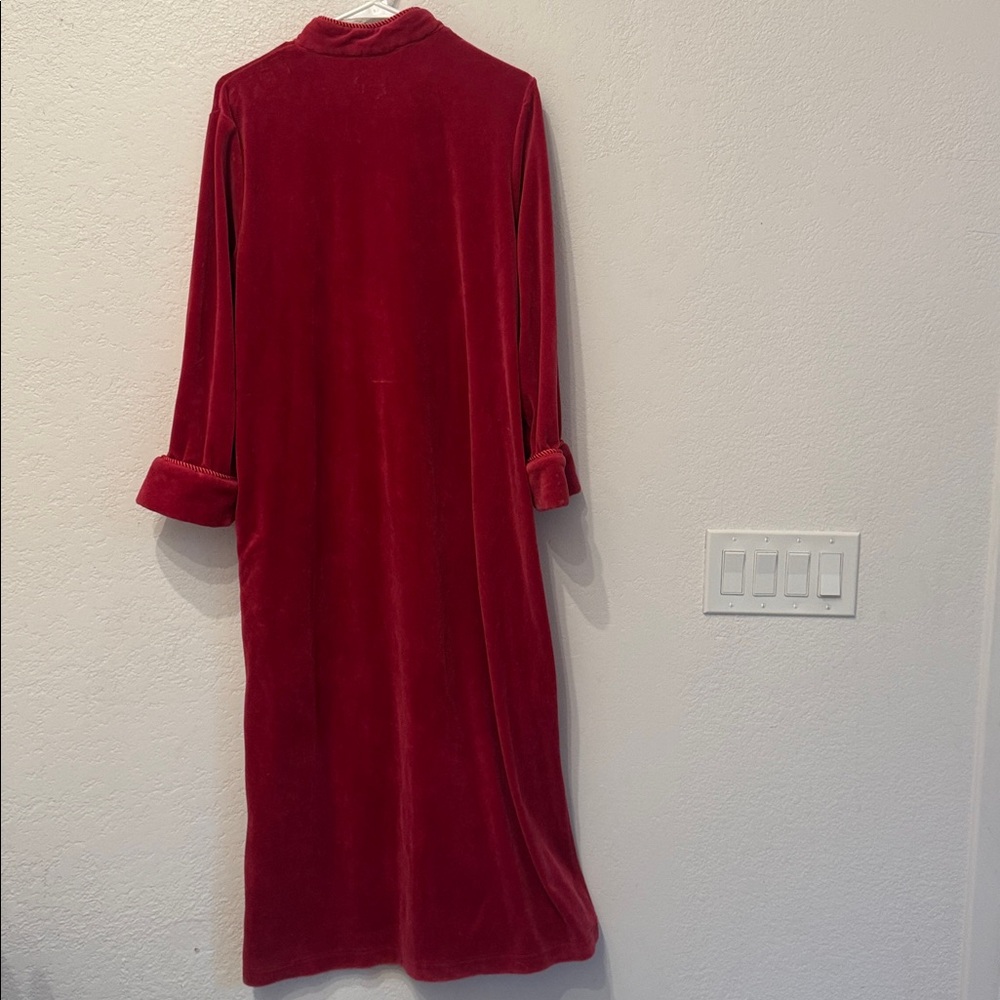 Nordstrom Rich Red Long Sleeve Velour Bathrobe - Picture 14 of 16